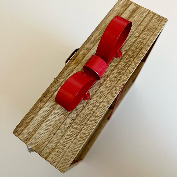 Target 🎯 Christmas Present Decor Shelf - Picture 2 of 3